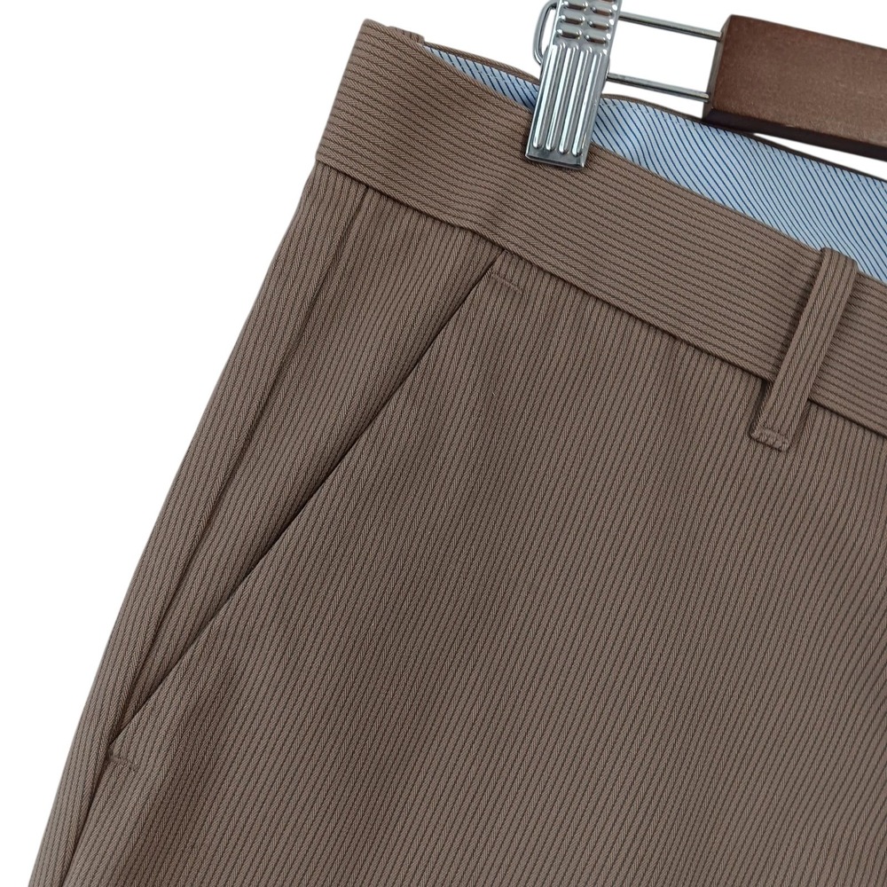 Gap Men's Khakis 32x34 Straight Leg Tailored Fit Flat Front - Picture 3 of 12